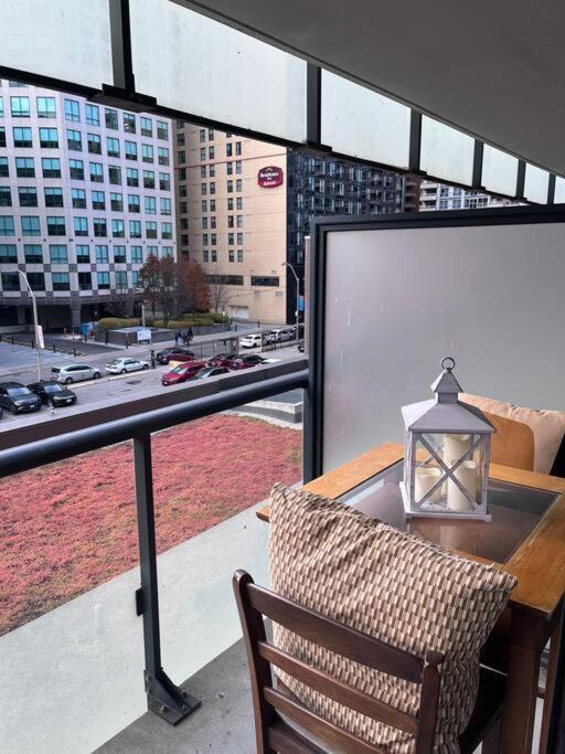 Chic 1-Br Condo; Parking Included; Downtown Core Торонто Экстерьер фото